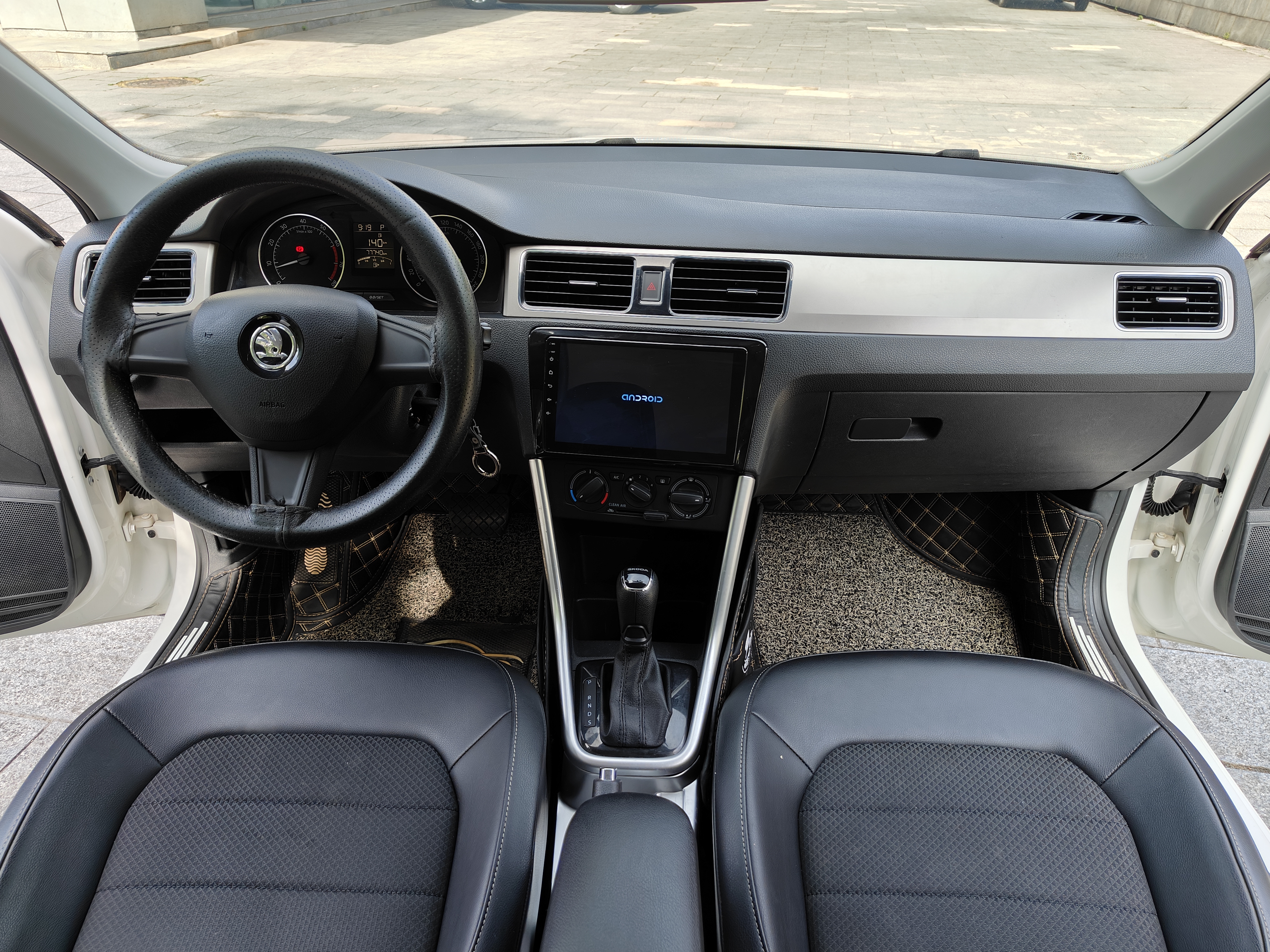 Skoda Rapid Spaceback 2016 immagine di auto #14