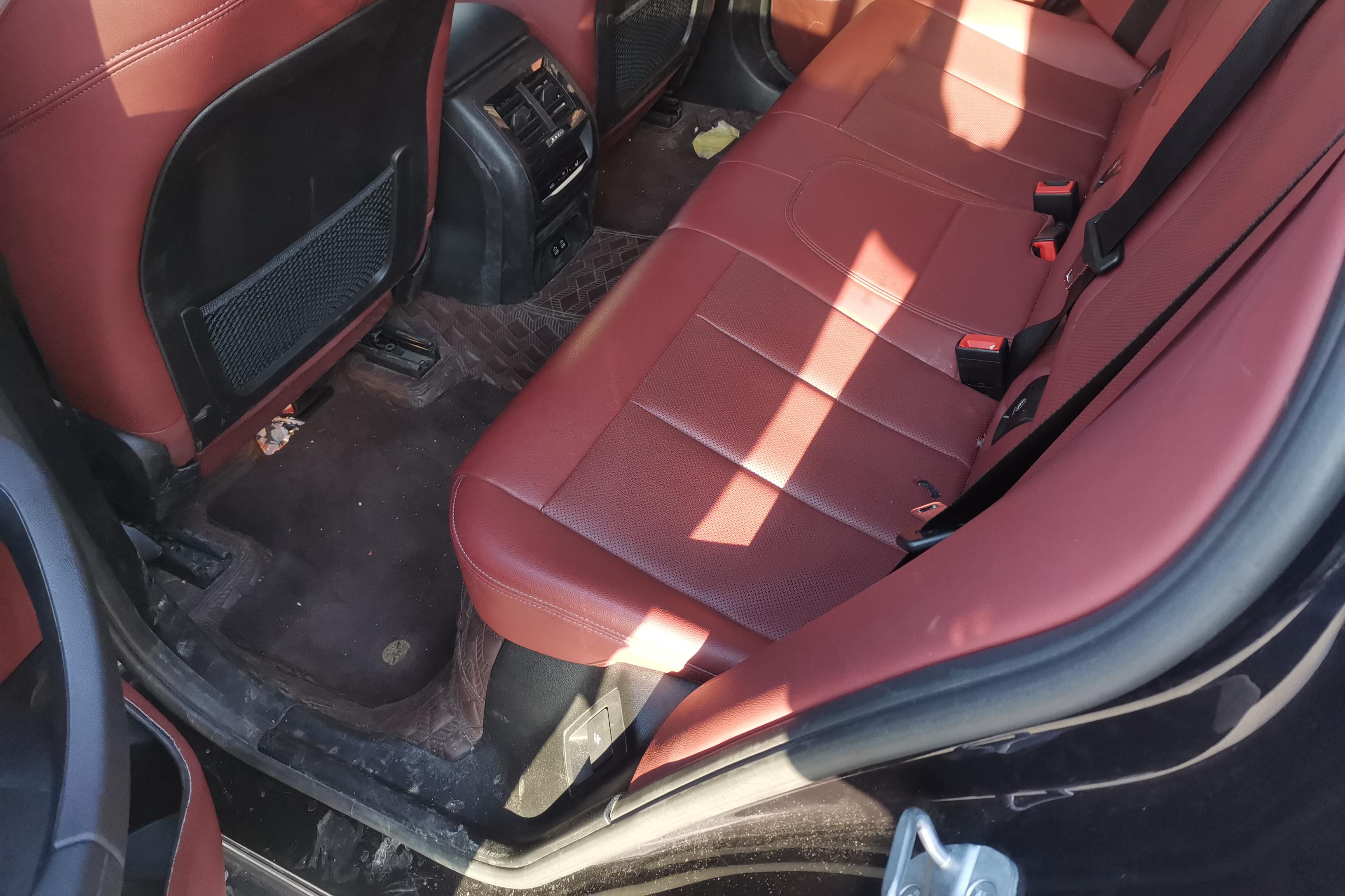 BMW X4 M40i 2023 immagine di auto #14