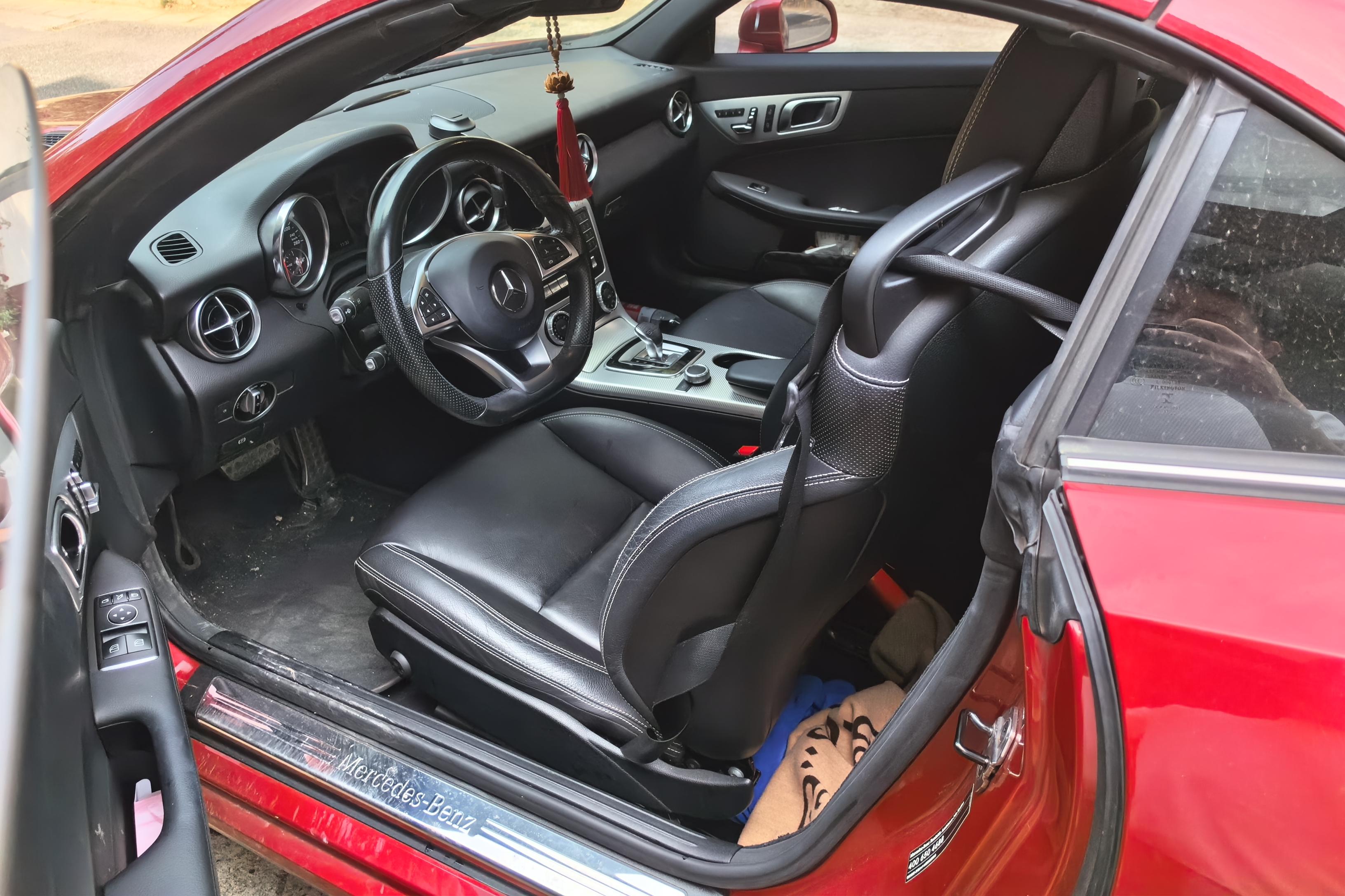 Mercedes-Benz SLC Class 2018 car image #14