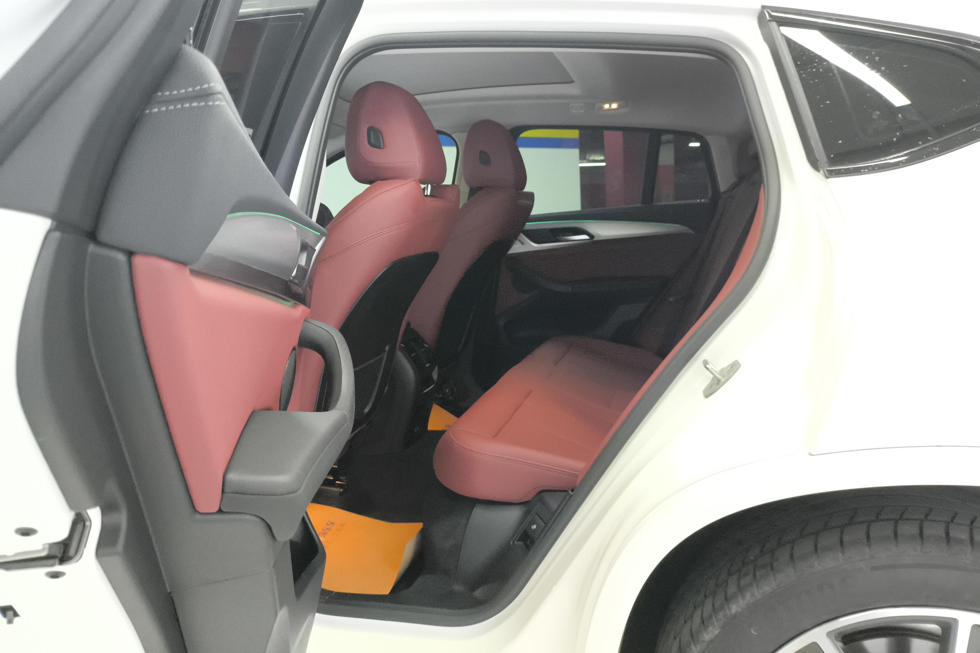 BMW X4 M40i 2024 #14 BMW X4 M40i 2024 car image #14