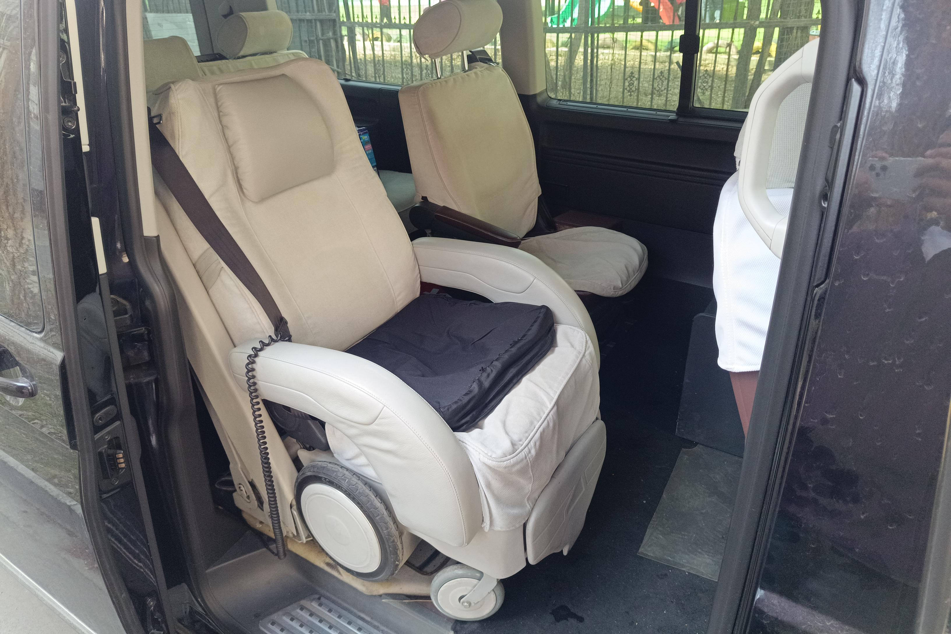 Volkswagen Caravelle 2016 immagine di auto #14