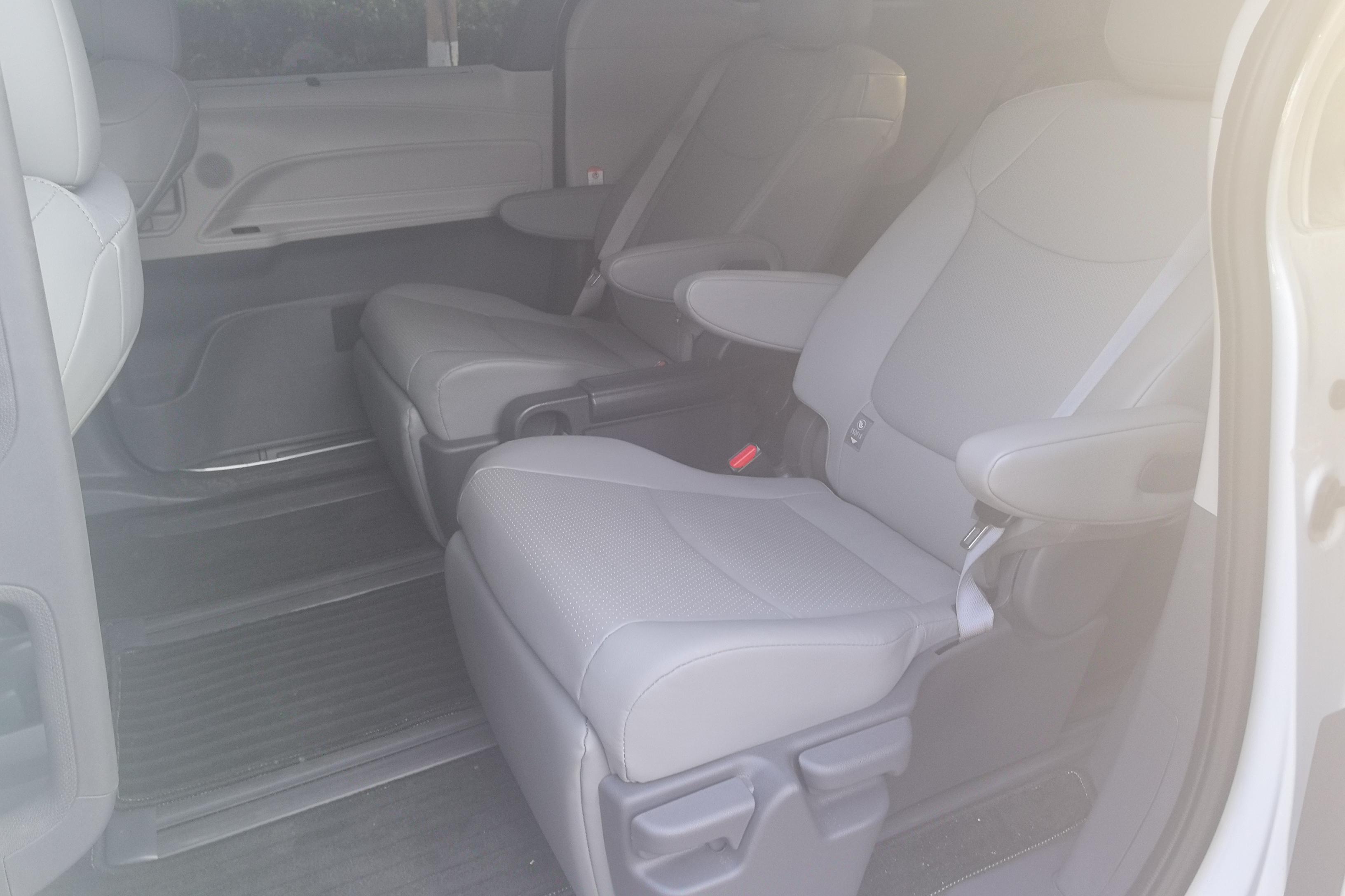 Toyota Granvia 2024 #14 Toyota Granvia 2024 car image #14