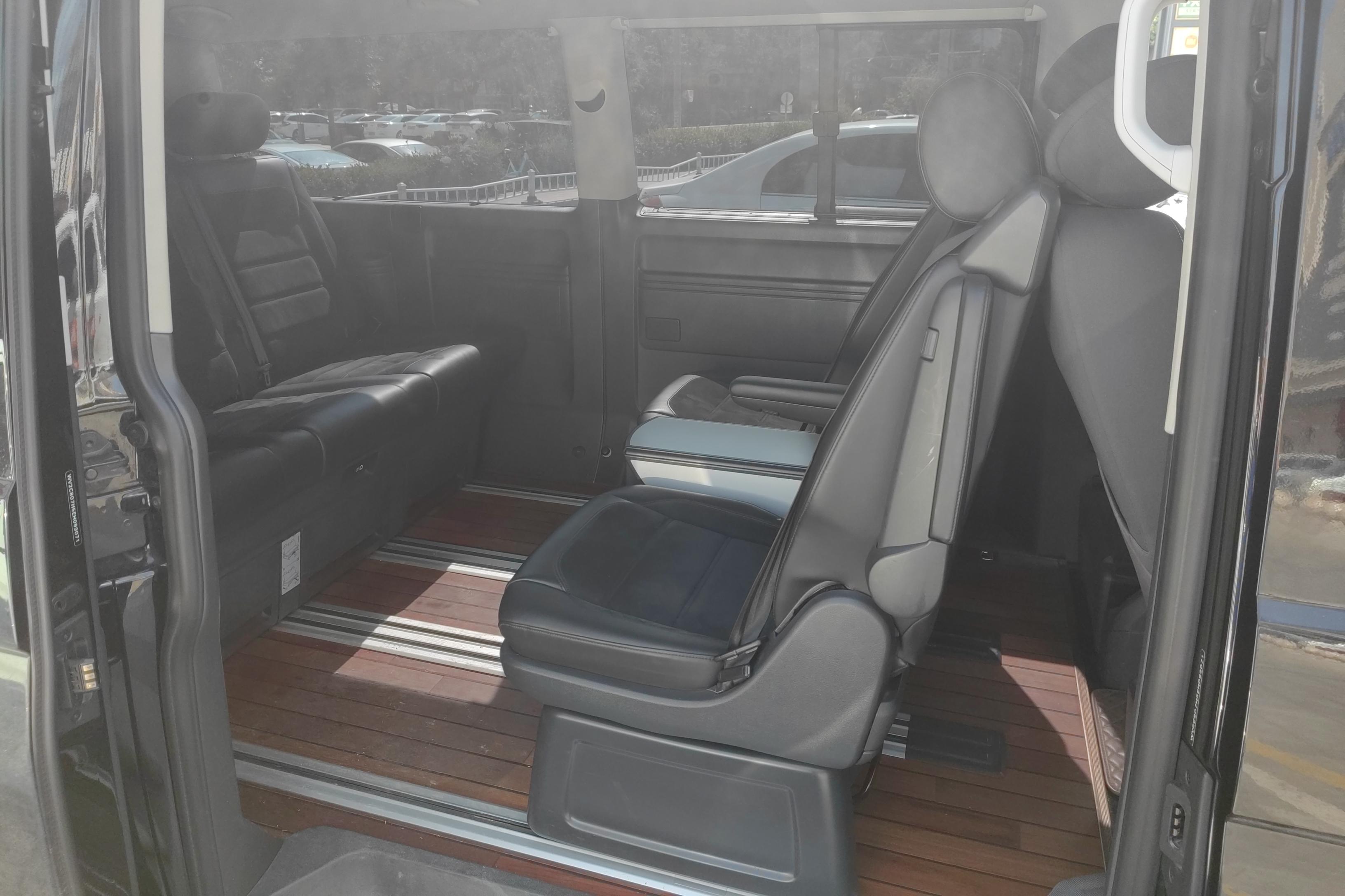 Volkswagen Caravelle 2016 car image #14