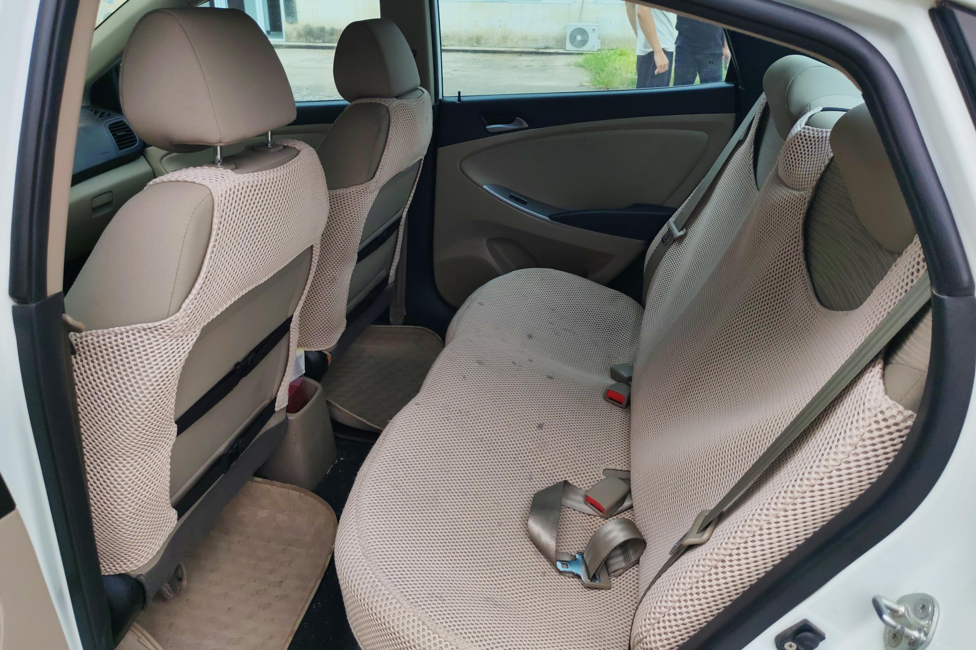 Hyundai Reina 2015 car image #14