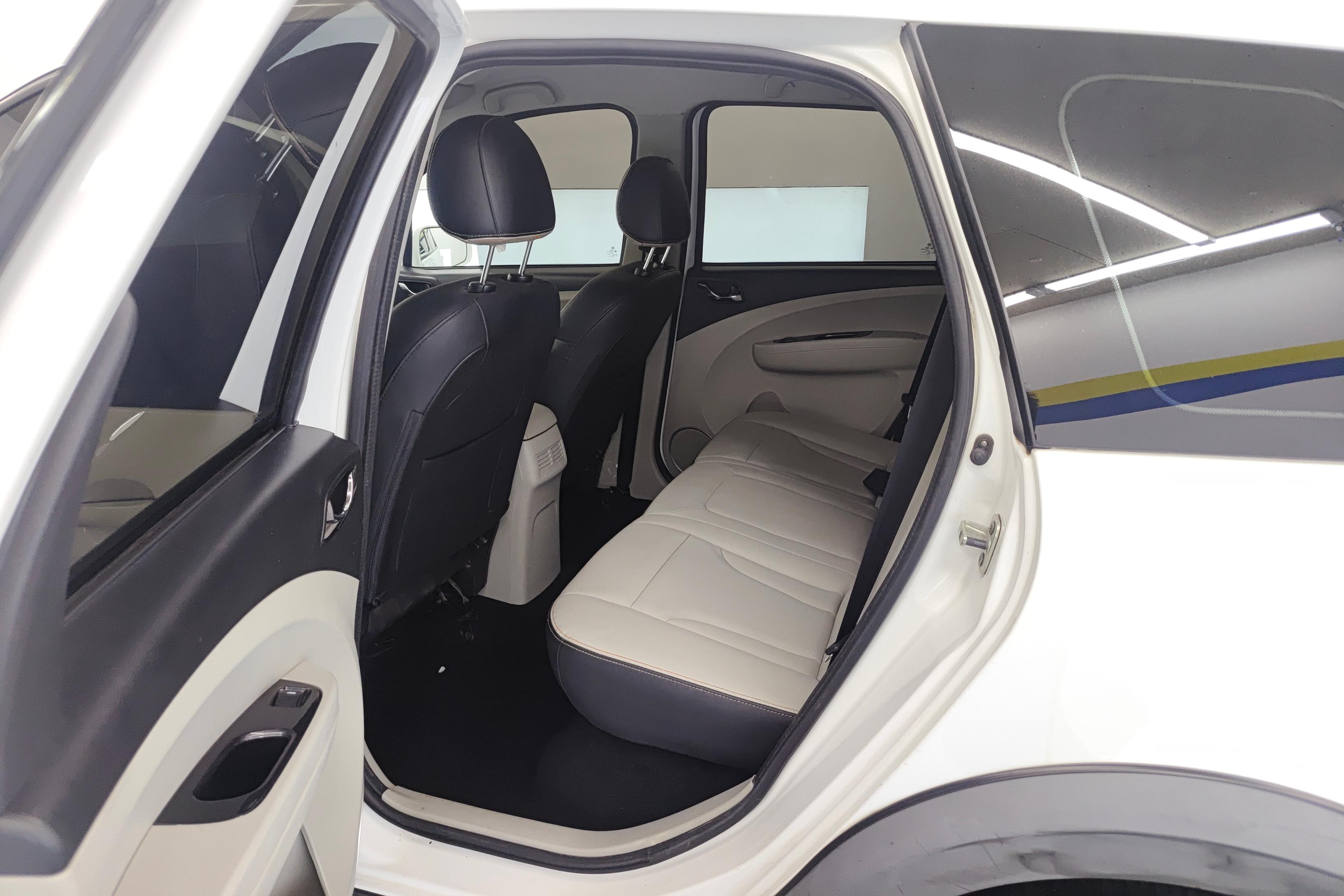 Forthing JOYEAR XV 2017 car image #14