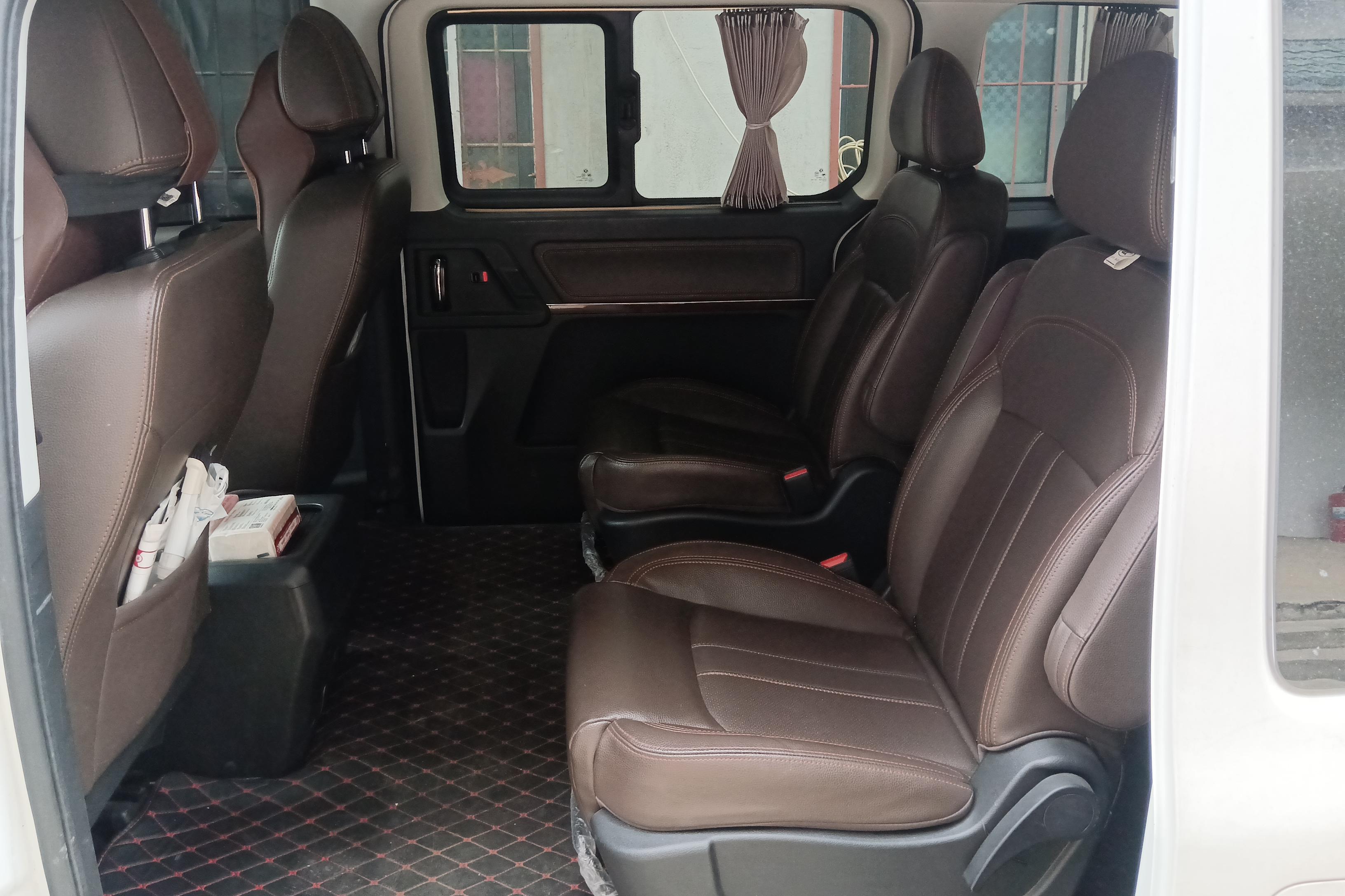 Forthing Lingzhi PLUS 2021 #14 Forthing Lingzhi PLUS 2021 car image #14