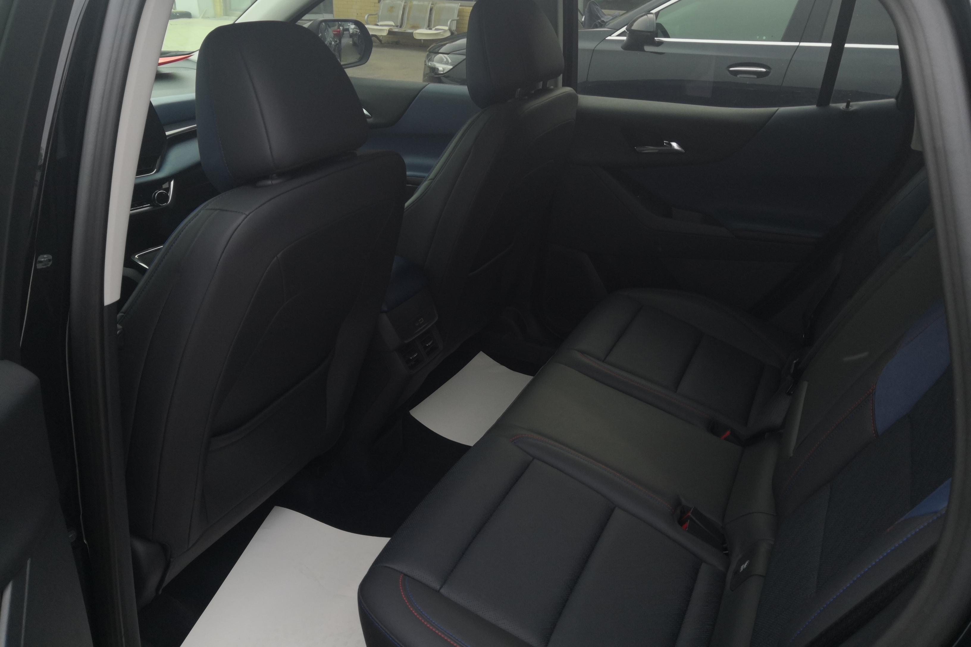 Chevrolet Equinox Plus 2024 car image #14