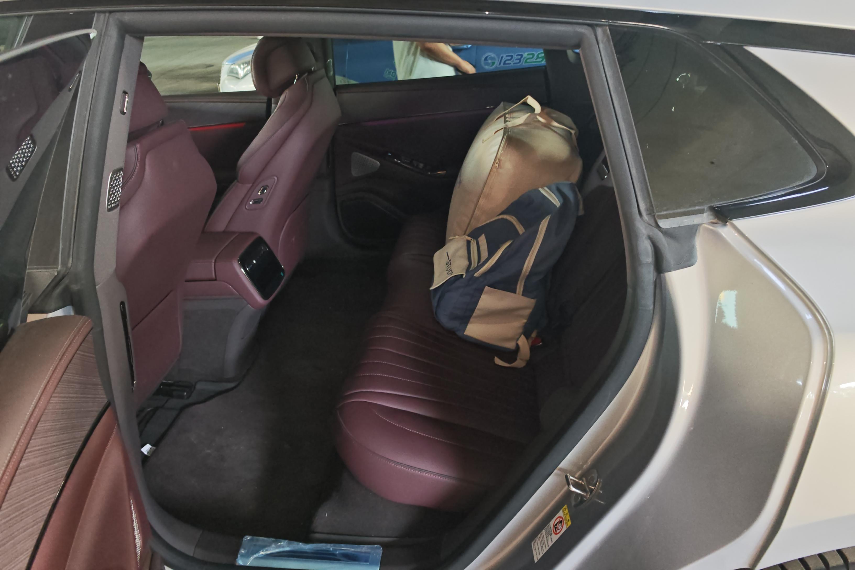 Denza Z9GT 2024 #14 Denza Z9GT 2024 car image #14