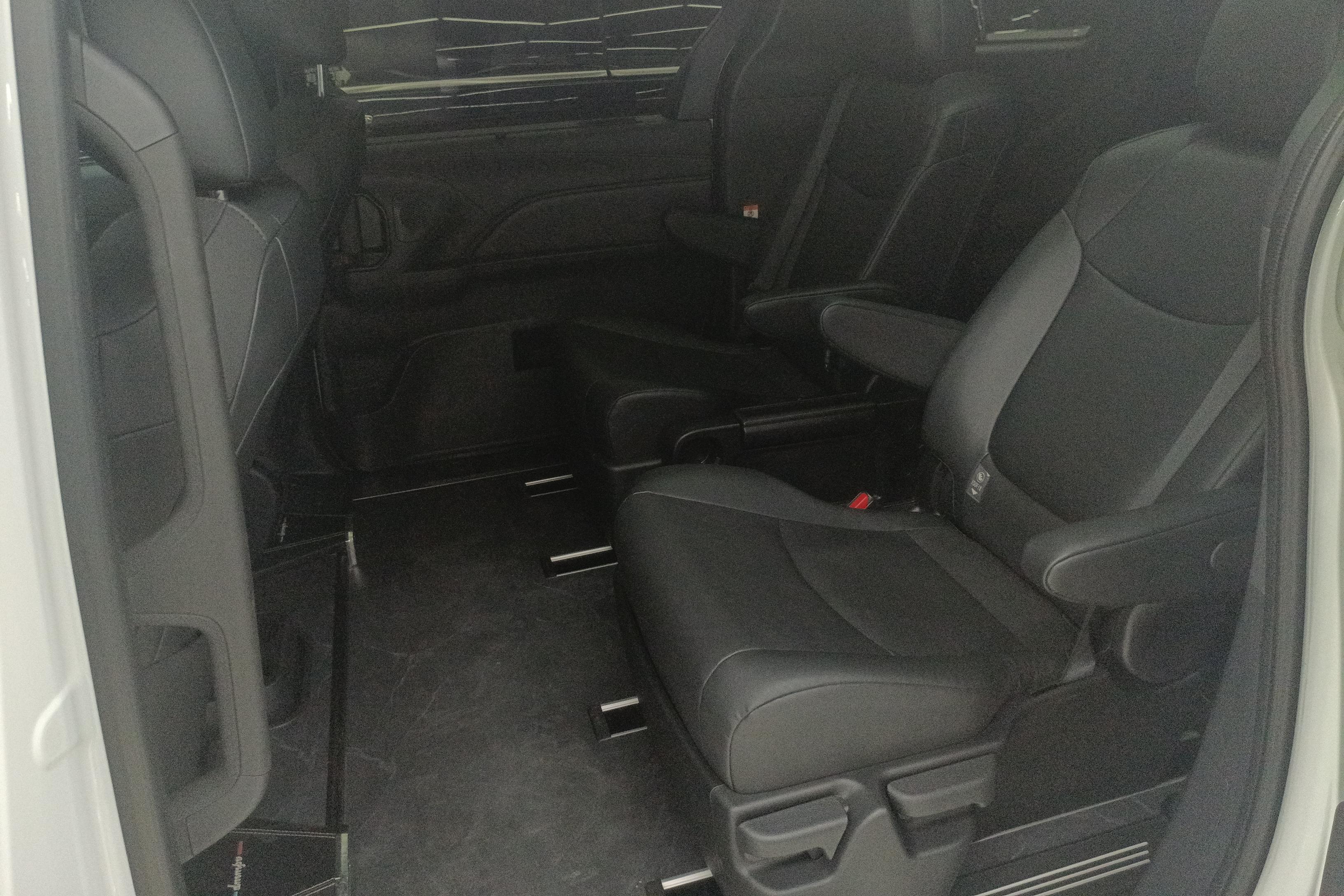 Toyota Granvia 2024 #14 Toyota Granvia 2024 car image #14