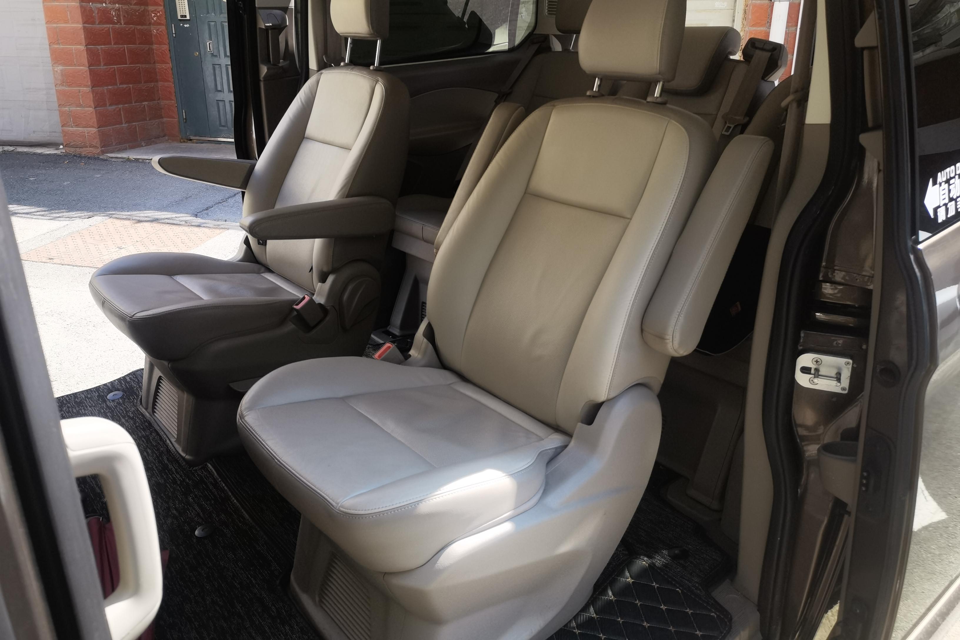 Ford Tourneo 2017 car image #14