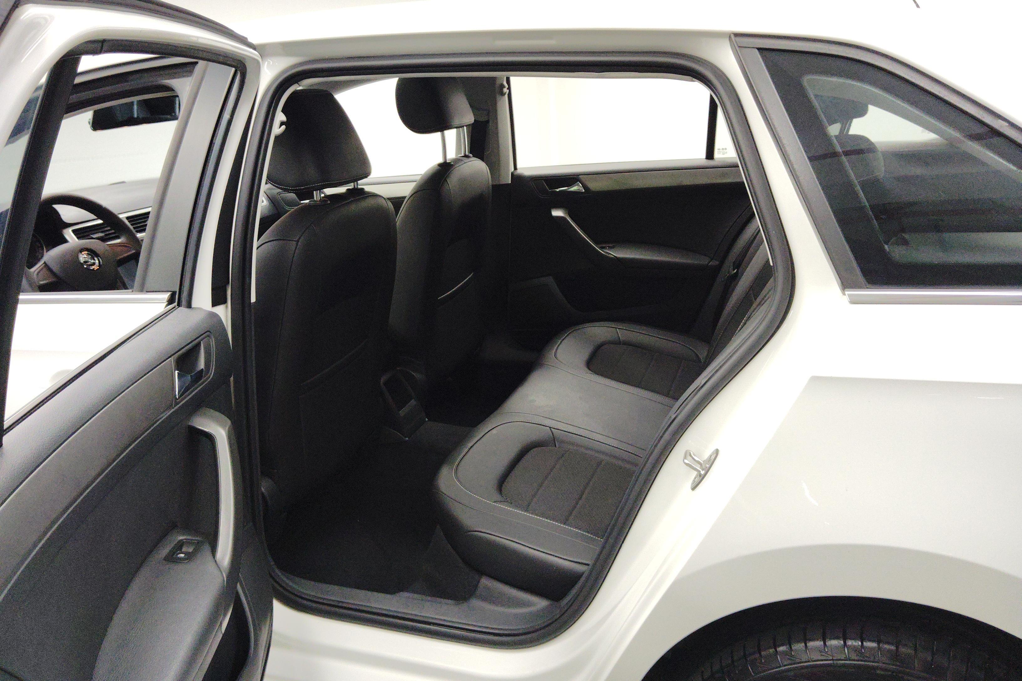 Skoda Rapid Spaceback 2016 car image #14