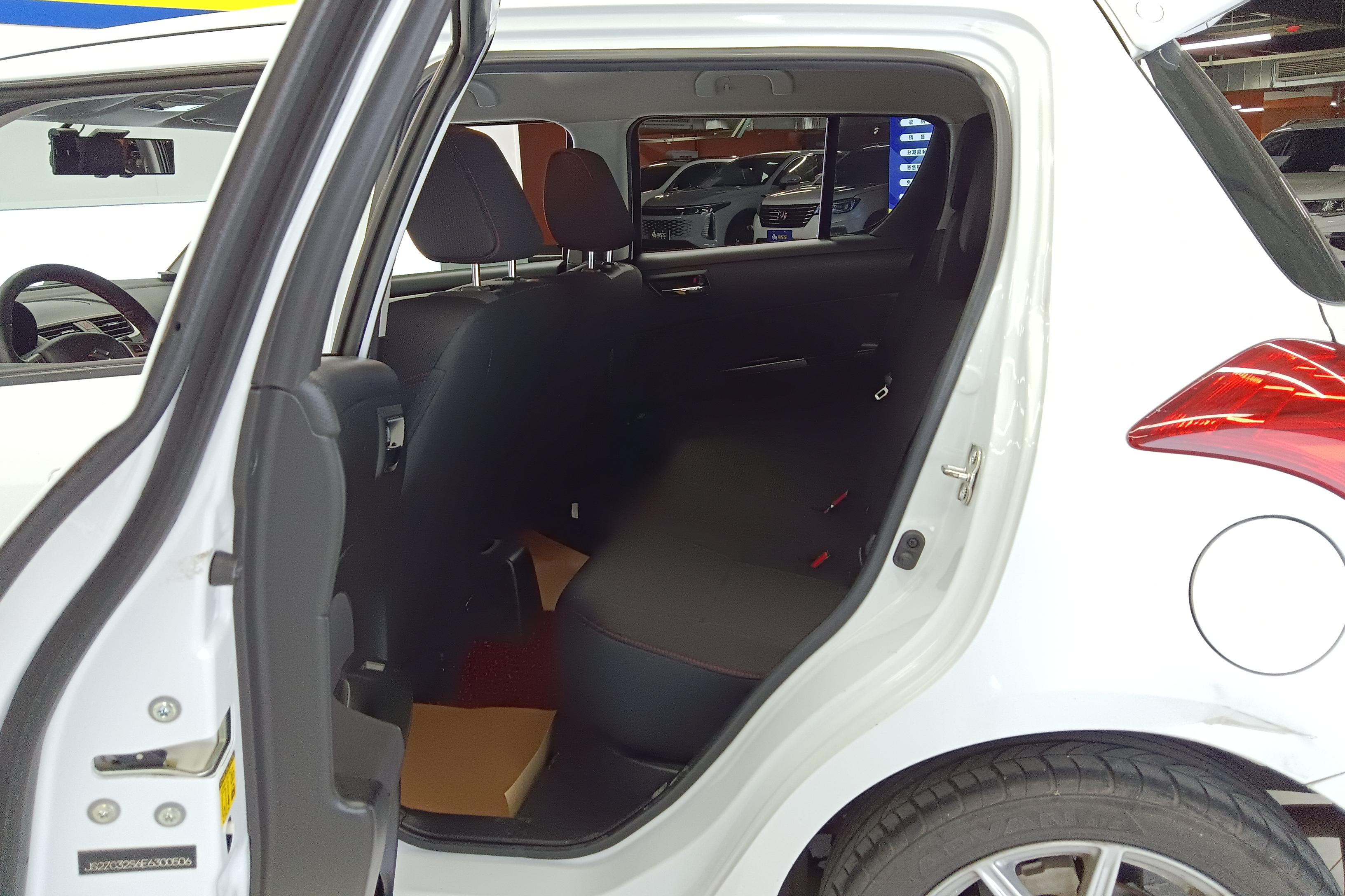 铃木 速翼特 2015 汽车图片 #14