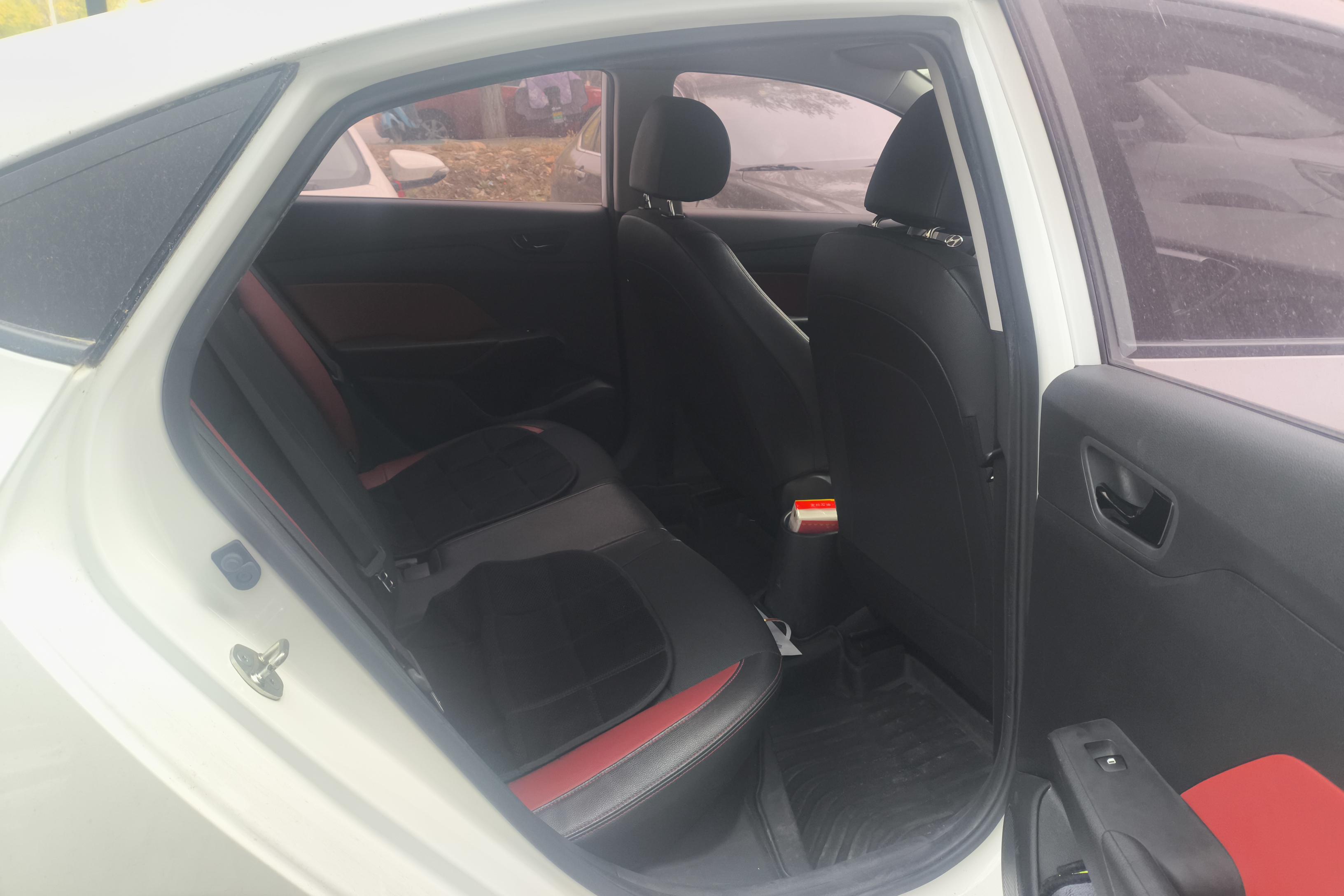 Hyundai Verna 2017 car image #14