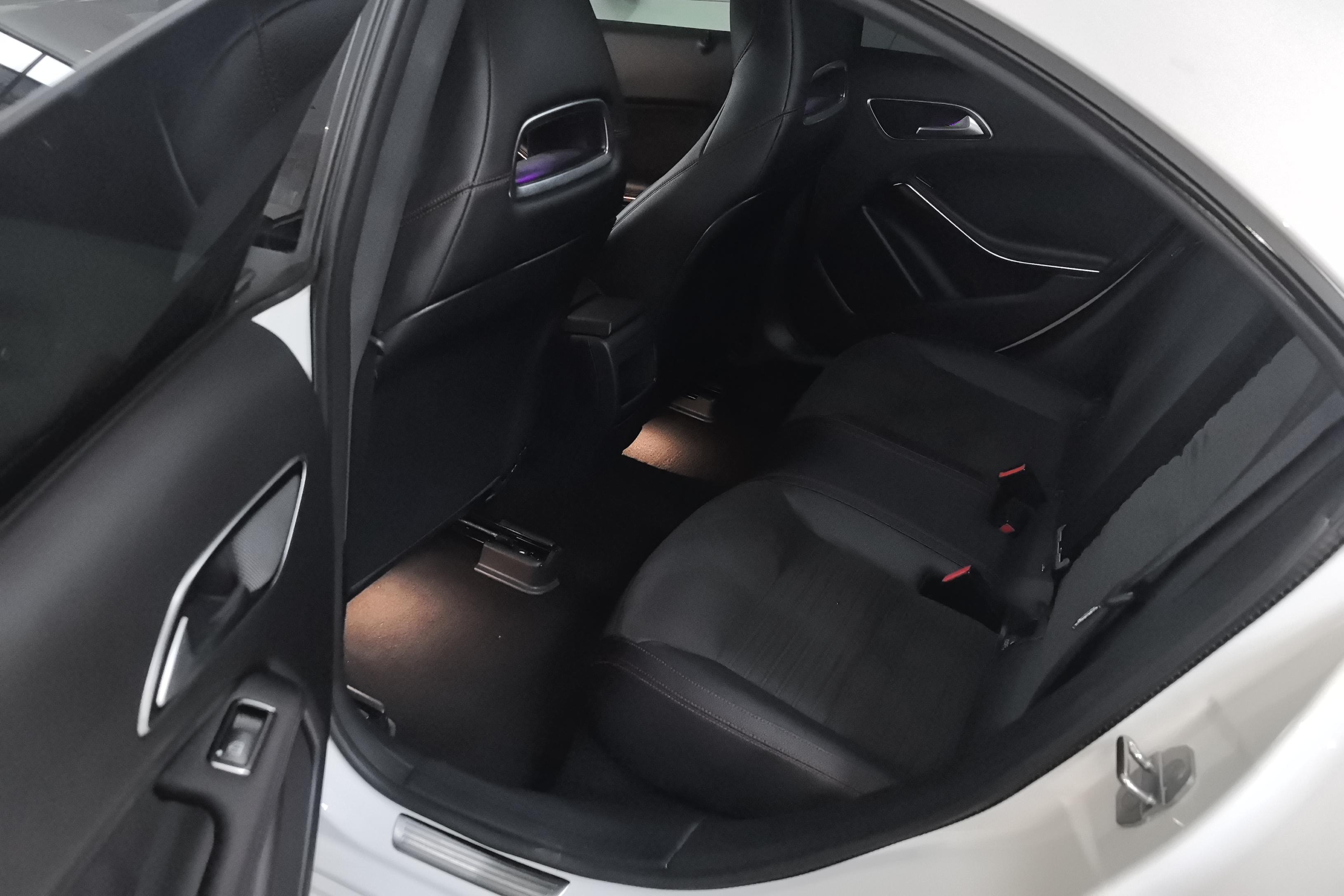 Mercedes-Benz CLA Class (Imported) 2018 #14 Mercedes-Benz CLA Class (Imported) 2018 car image #14