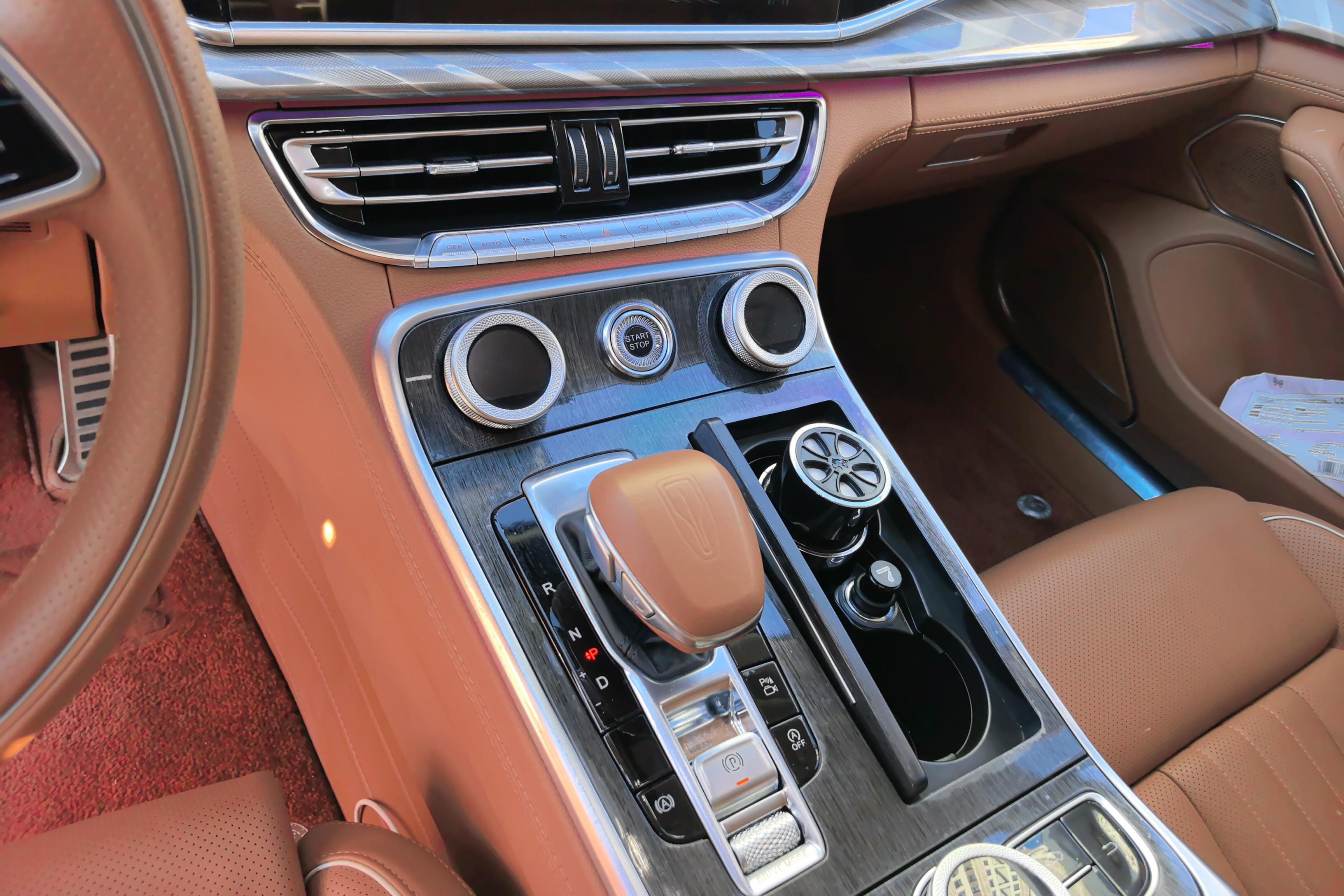 HongQi H9 2024 car image #14