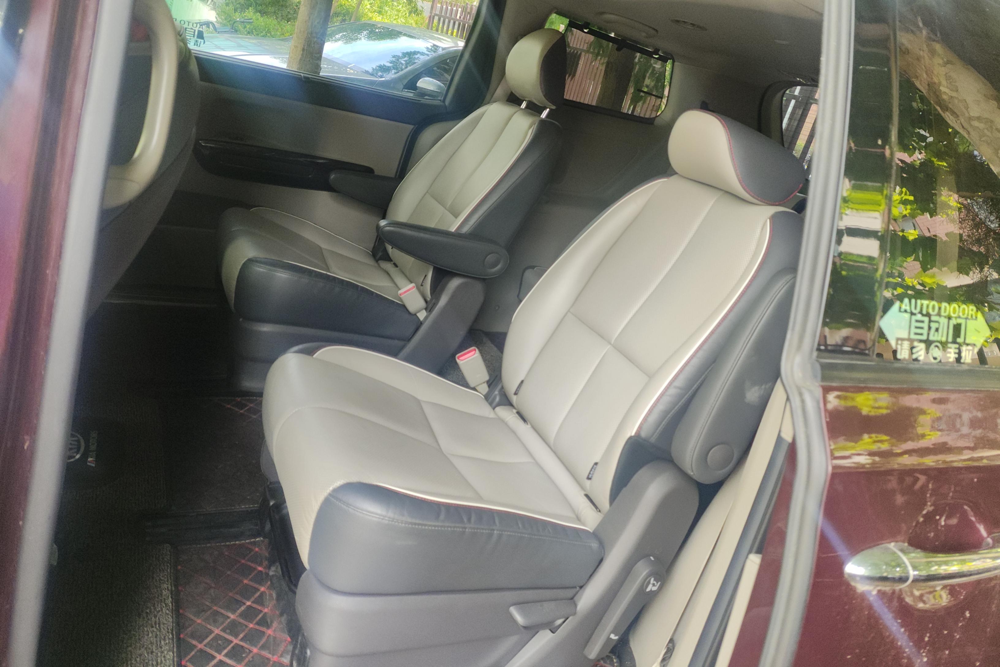 Kia Carnival 2016 изображение автомобиля #14