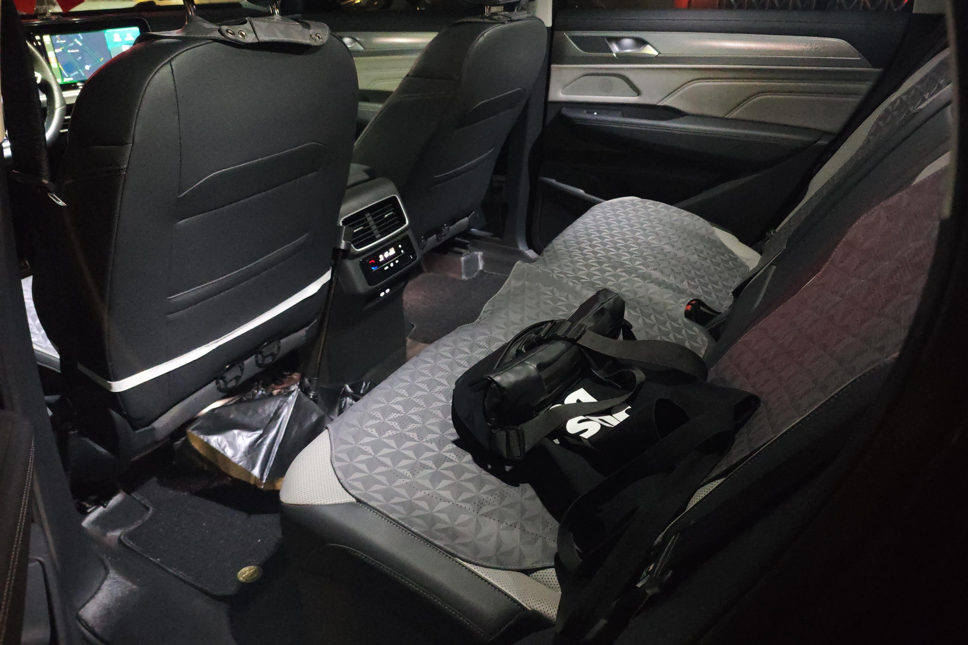 Volkswagen Tavendor 2023 car image #14