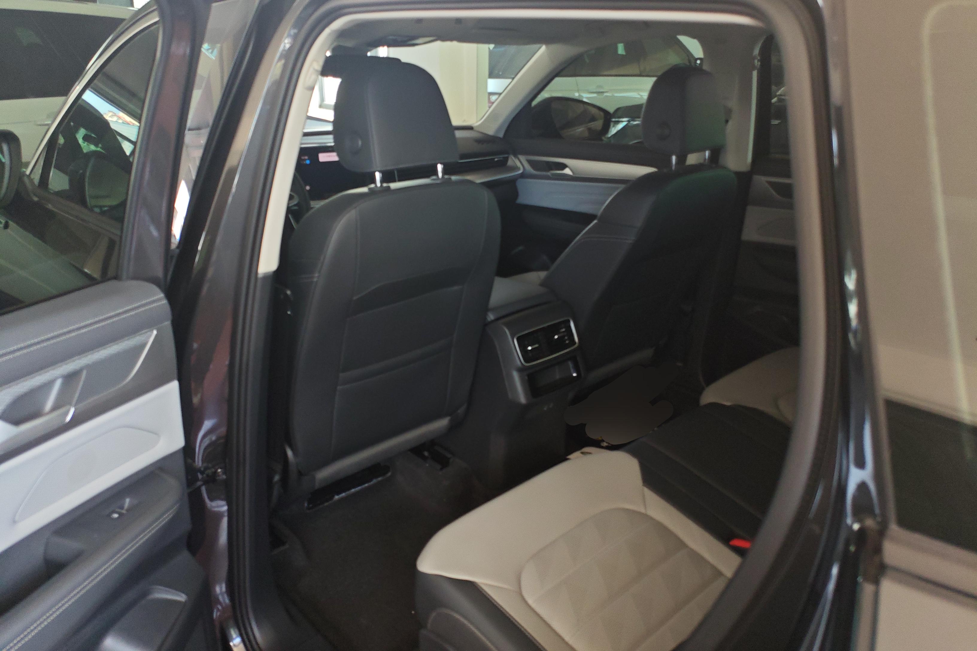 Volkswagen Tavendor 2023 car image #14