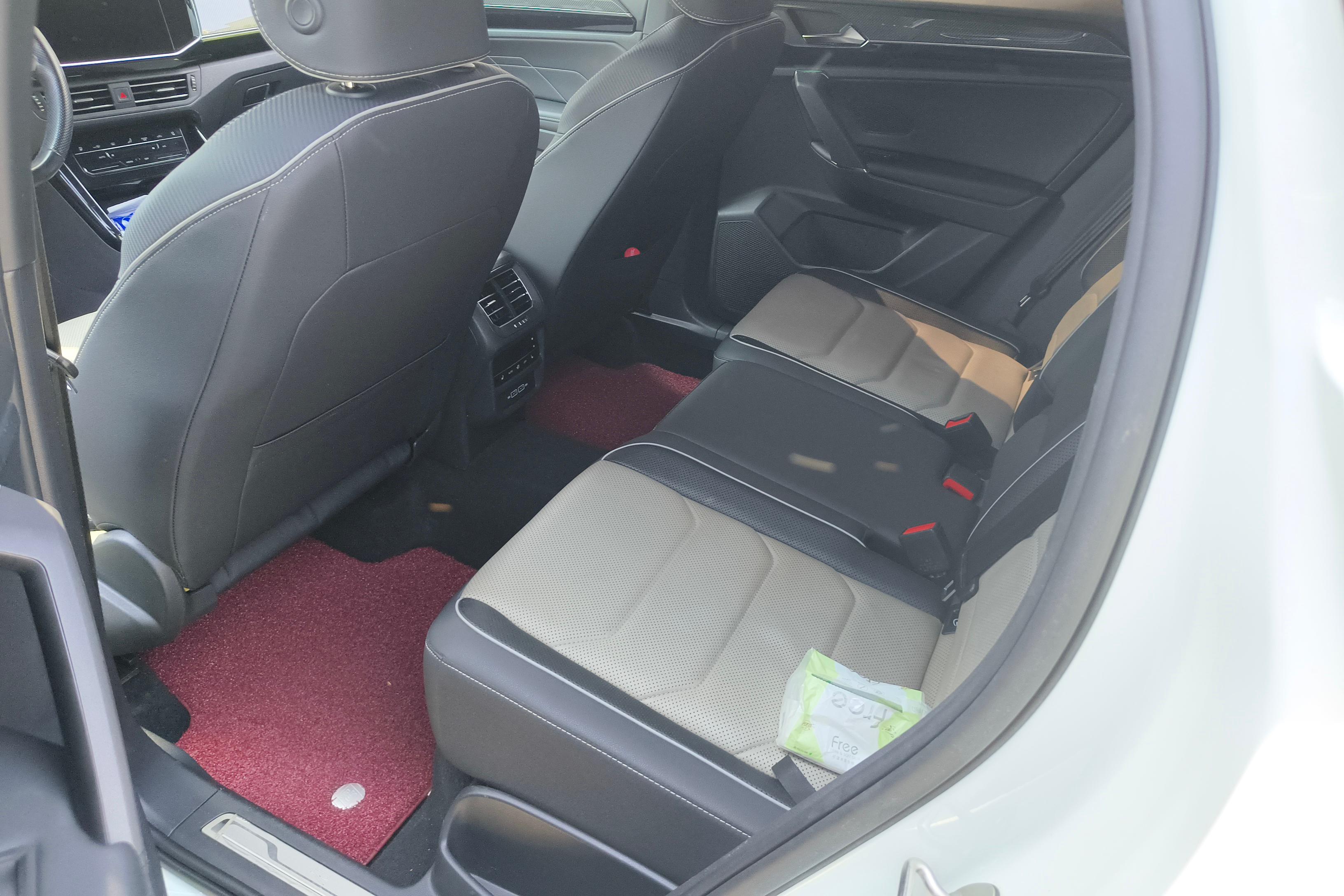 Volkswagen Tayron X 2020 car image #14