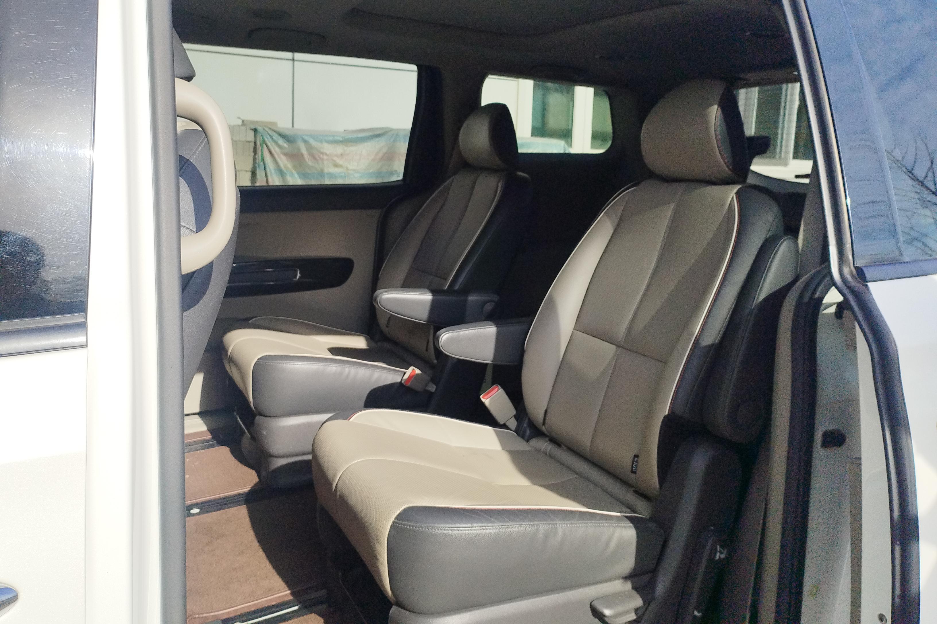 Kia Carnival 2017 изображение автомобиля #14