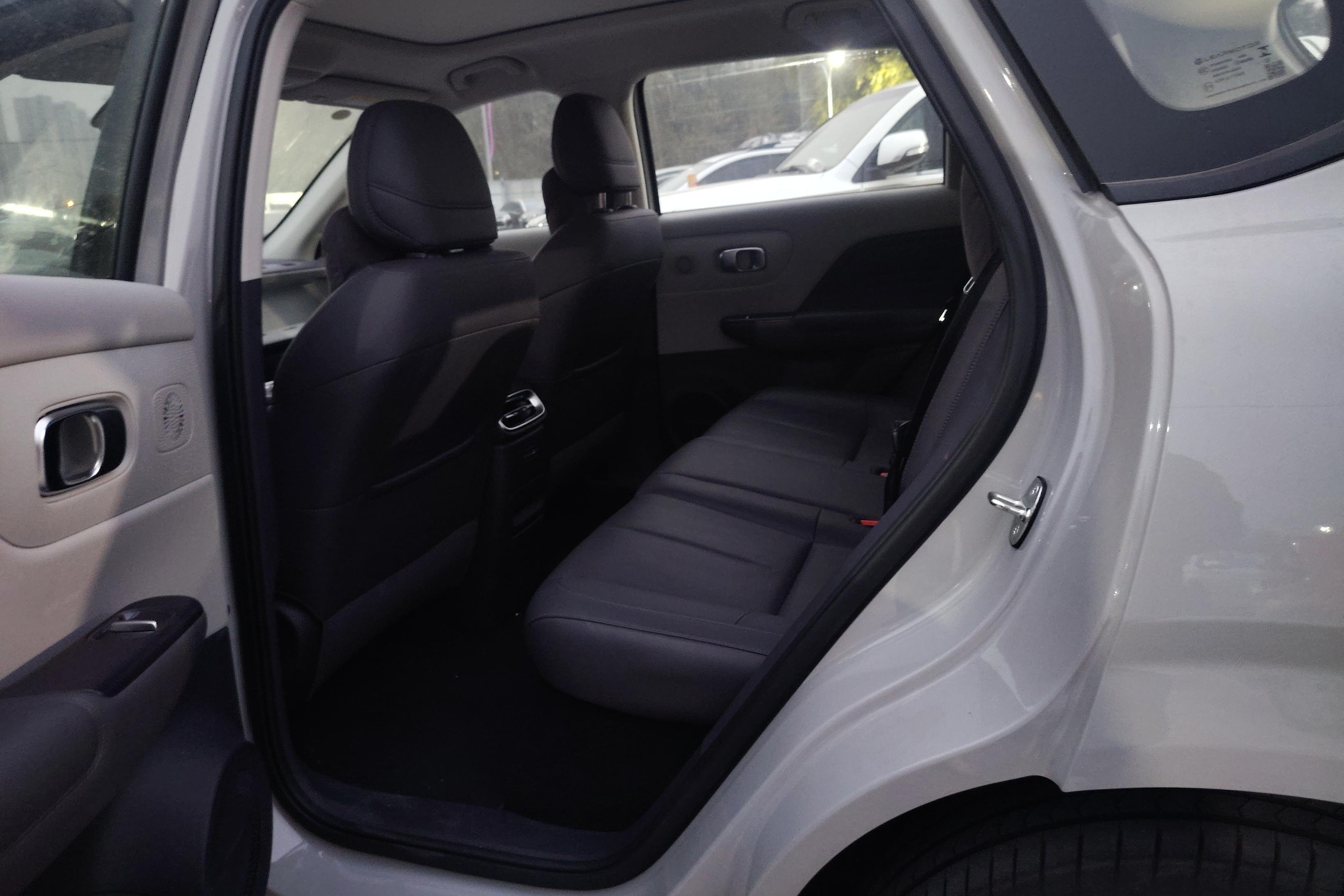 零跑汽车 零跑B10 2025 汽车图片 #14