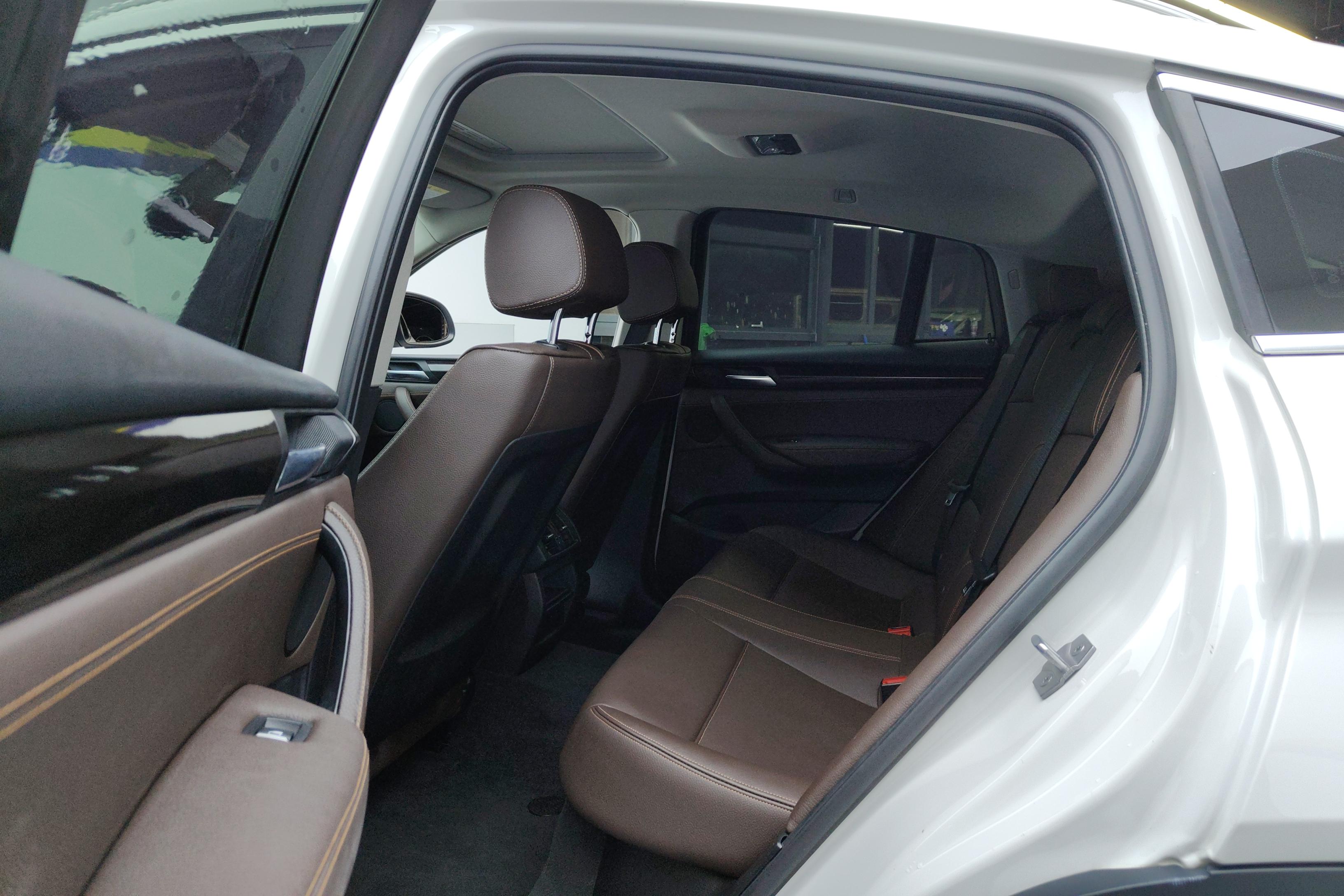 BMW X4 M40i 2018 #14 BMW X4 M40i 2018 car image #14