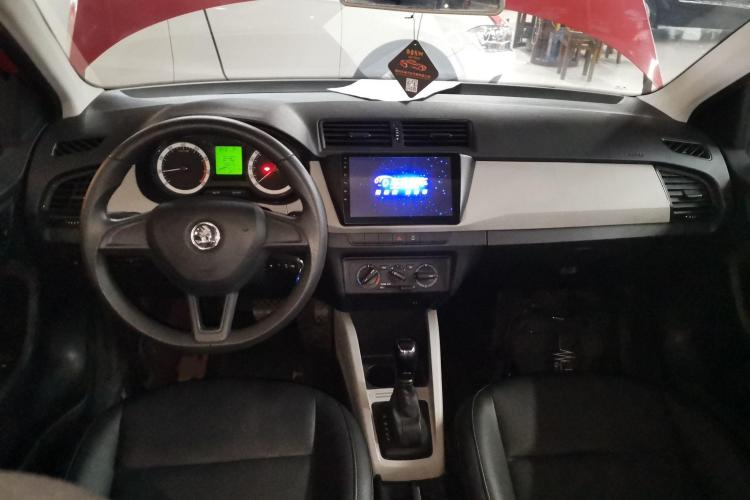 Skoda Fabia 2017 #14 Skoda Fabia 2017 car image #14