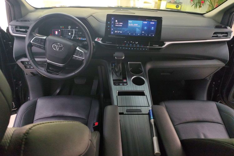 Toyota Sienna 2022 #14 Toyota Sienna 2022 car image #14