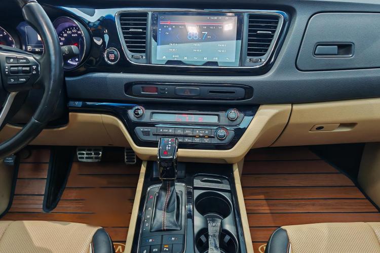Kia Carnival (Imported) 2018 car image #14