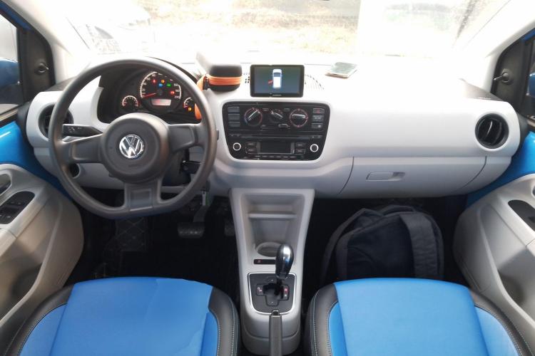 Volkswagen up! 2016 immagine di auto #14