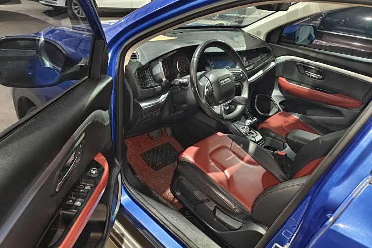 Haval H2s 2017 #14 Haval H2s 2017 car image #14