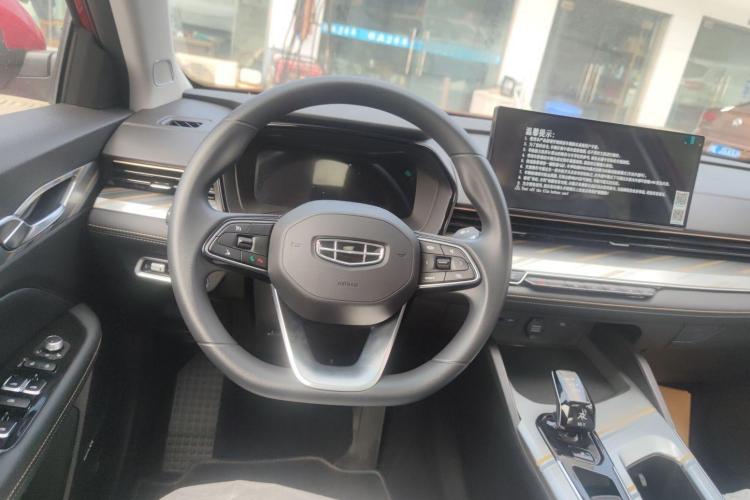 GEELY Emgrand L HiP #14 GEELY Emgrand L HiP car image #14