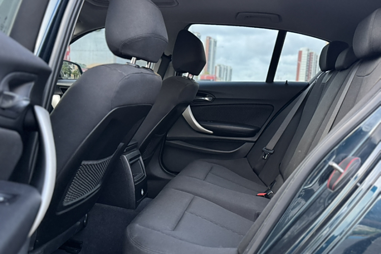 BMW 1 Series (Imported) 2016 car image #14