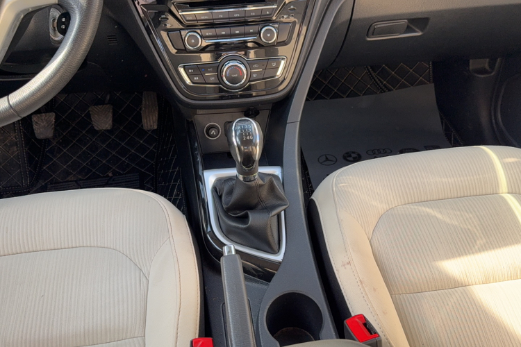 Changan Alsvin V7 2018 #14 Changan Alsvin V7 2018 car image #14