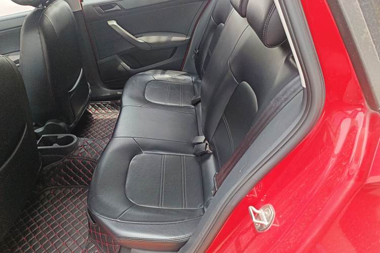 Skoda Rapid Spaceback 2015 car image #14