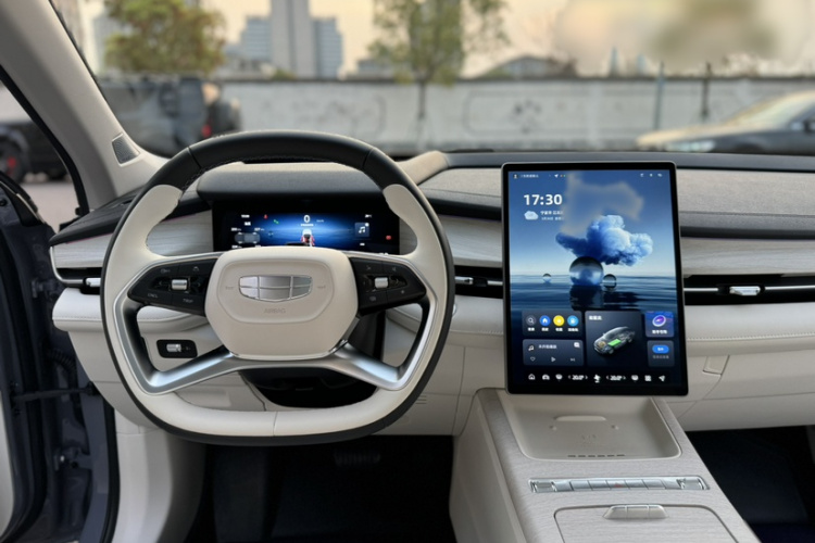 GEELY PrefaceL 2023 car image #14