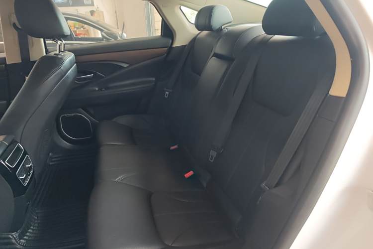 GEELY Ulion 2017 #14 GEELY Ulion 2017 immagine di auto #14