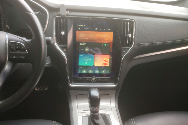 Roewe RX5 2016 изображение автомобиля #14