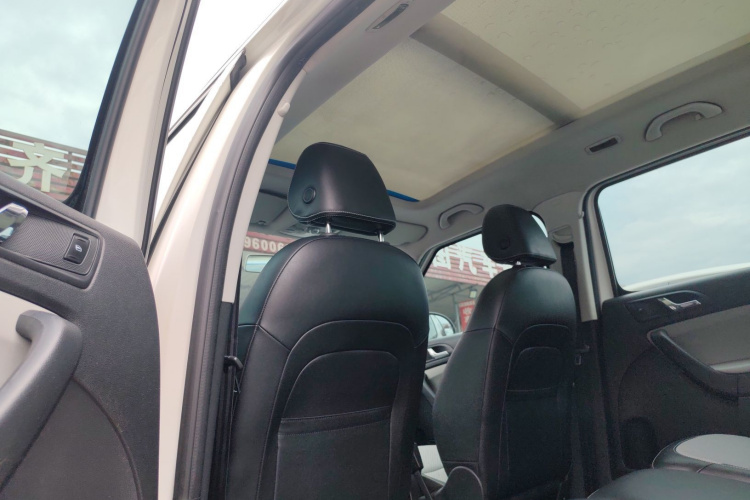 Skoda Yeti (Imported) 2015 car image #14