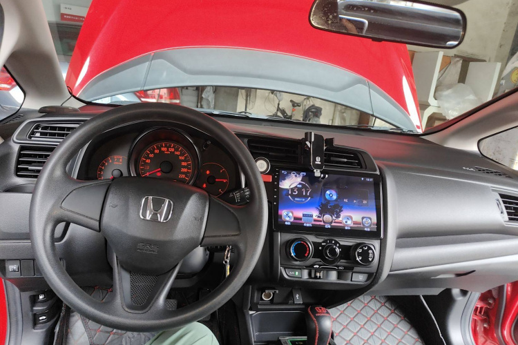 Honda Fit (Imported) 2017 #14 Honda Fit (Imported) 2017 صورة سيارة #14