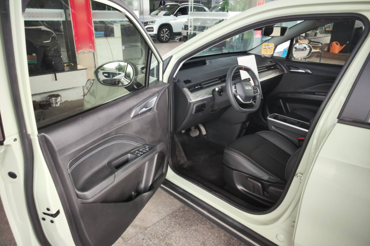 哪吒汽车 哪吒AYA 2024 汽车图片 #14