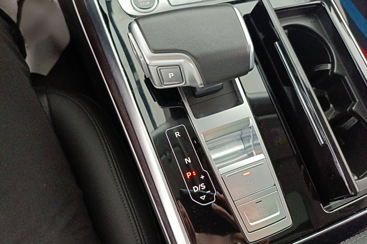 Audi Q8 2022 image de voiture #14