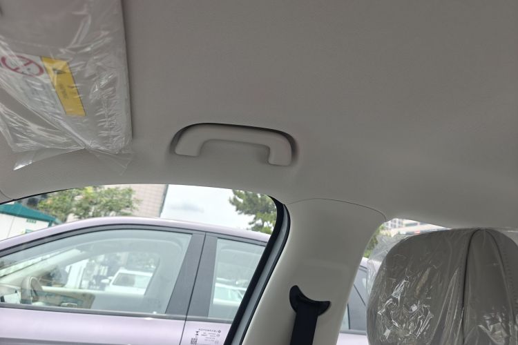 零跑汽车 零跑B10 2025 汽车图片 #14