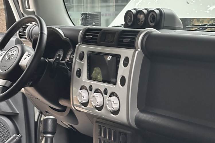 Toyota FJ Cruiser 2020 car image #14