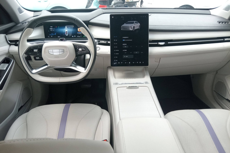 GEELY PrefaceL 2023 car image #14