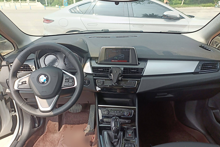 BMW 2 Series Gran Tourer 2020 immagine di auto #14