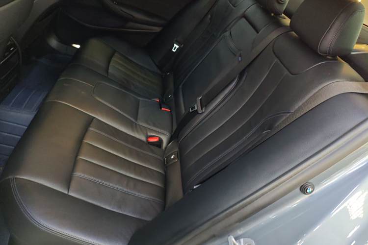 BMW 5 Series (Imported) 2018 #14 BMW 5 Series (Imported) 2018 car image #14