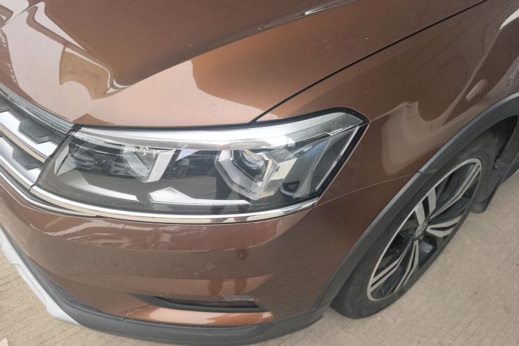 Volkswagen Cross Lavida 2016 immagine di auto #14