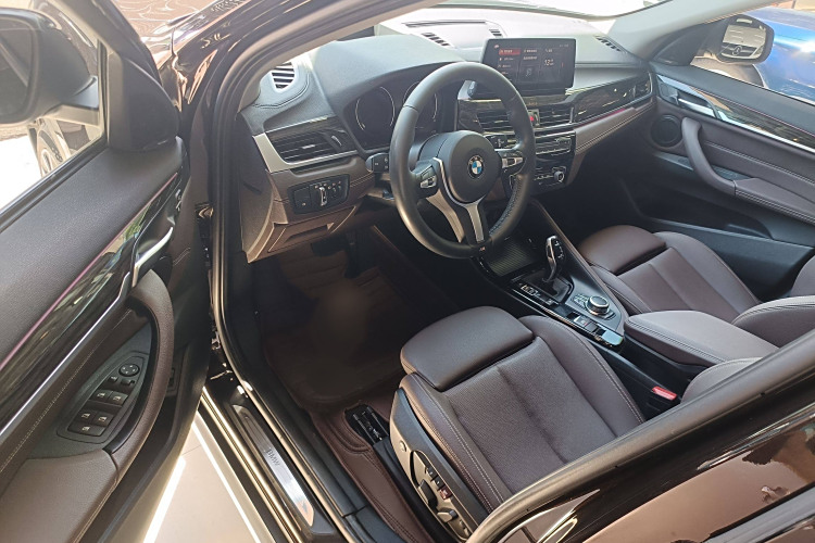 BMW X1 M35Li 2019 car image #14