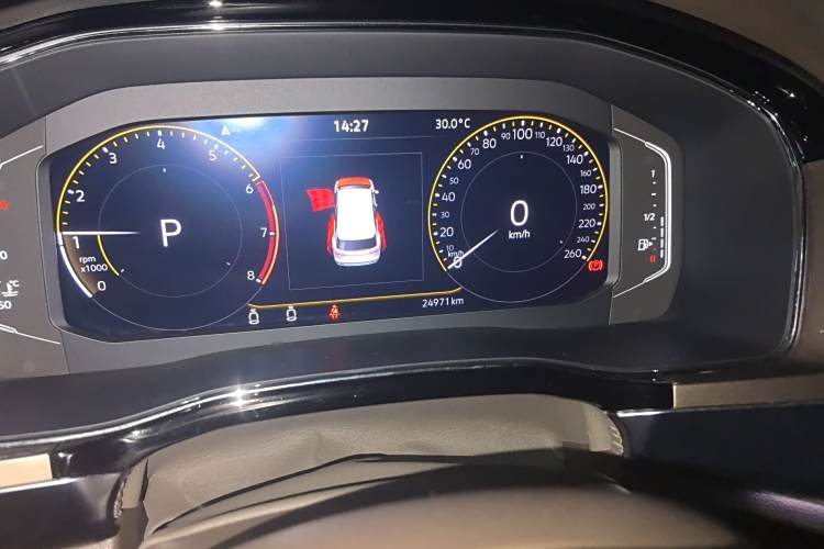 Volkswagen Viloran 2021 car image #14